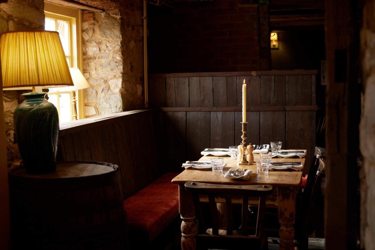 The Queen'S Head Broad Chalke Exterior photo